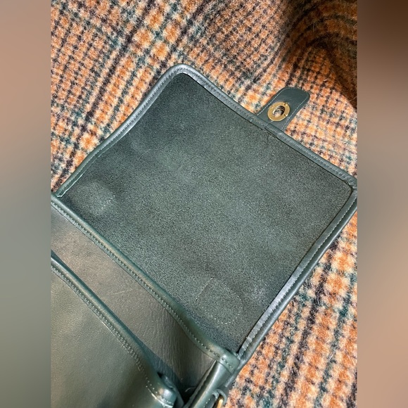 🦋 Coach Green Station Bag. - Picture 10 of 15